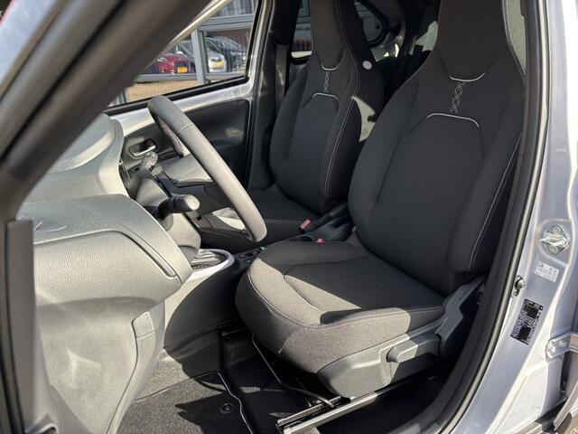 Toyota AYGO X Hybrid 115 pulse / Camera / Applecarplay/Androidauto / Parkeersensoren V+A / Stoelverwarming /