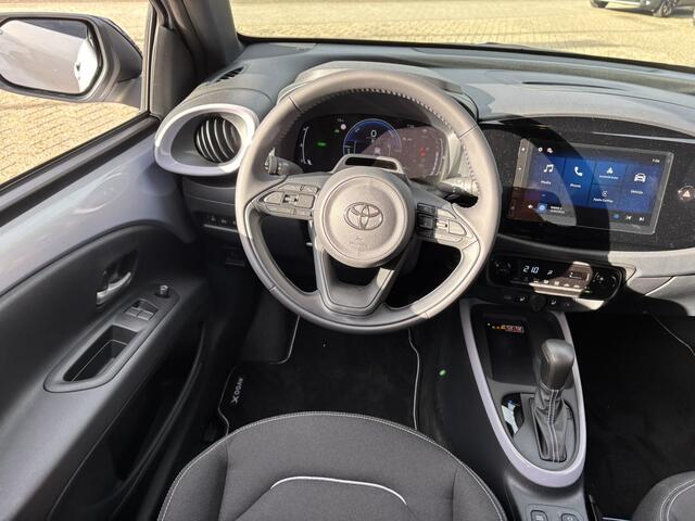 Toyota AYGO X Hybrid 115 pulse / Camera / Applecarplay/Androidauto / Parkeersensoren V+A / Stoelverwarming /
