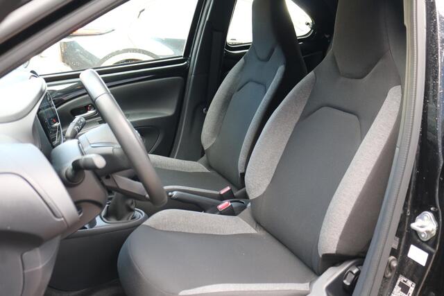 Toyota AYGO X 1.0 VVT-i MT Play, Apple Carplay & Android Auto, Achteruitrijcamera, Cruise Control, WERKPLAATS LEENAUTO