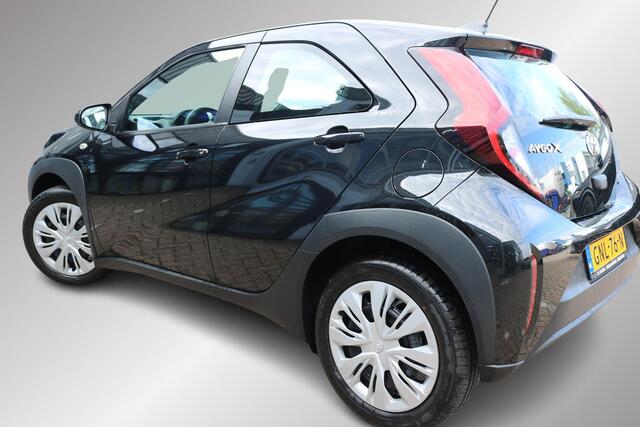 Toyota AYGO X 1.0 VVT-i MT Play, Apple Carplay & Android Auto, Achteruitrijcamera, Cruise Control, WERKPLAATS LEENAUTO