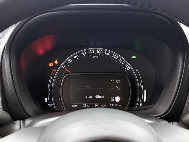 Toyota AYGO X 1.0 VVT-i S-CVT Pulse + | BTW Voertuig | Parkeersensoren voor+achter | Keyless Entry/Start | Climate Control | Cruise Control Adaptive | achteruitrijcamera | Apple CarPlay/Android Auto |