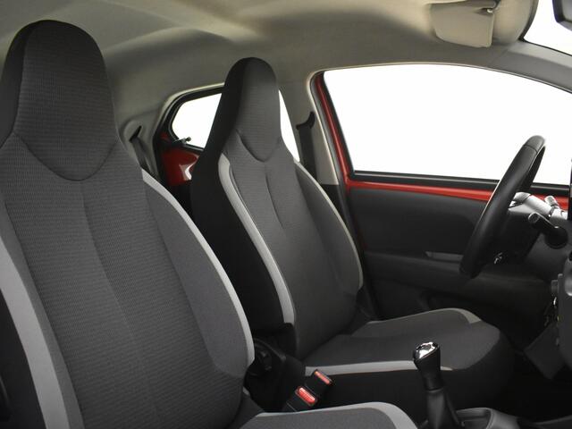 Toyota AYGO 1.0 VVT-i x-play limited | Carplay | Trekhaak | Camera