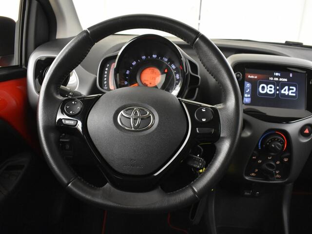 Toyota AYGO 1.0 VVT-i x-play limited | Carplay | Trekhaak | Camera