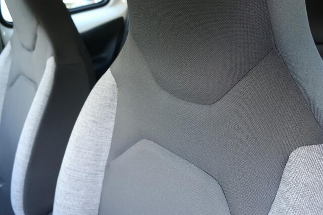 Toyota AYGO 1.0 VVT-i, Adaptieve Cruise, All-Seasons, Airco, CarPlay/Android, Camera etc.