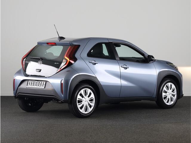 Toyota AYGO X Hybrid 115 play