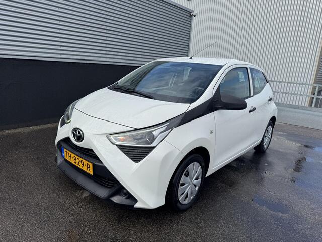 Toyota AYGO 1.0 VVT-i x-fun Nederlandse auto, airconditioning, neerklapbare achterbank, centrale deurvergrendeling met afstandsbediening, nette auto!