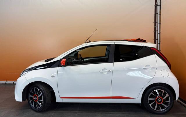 Toyota AYGO 1.0 VVT-i x-otic cabriotop | automaat | dealer onderhouden | navi | carplay | fabr gar 12/19