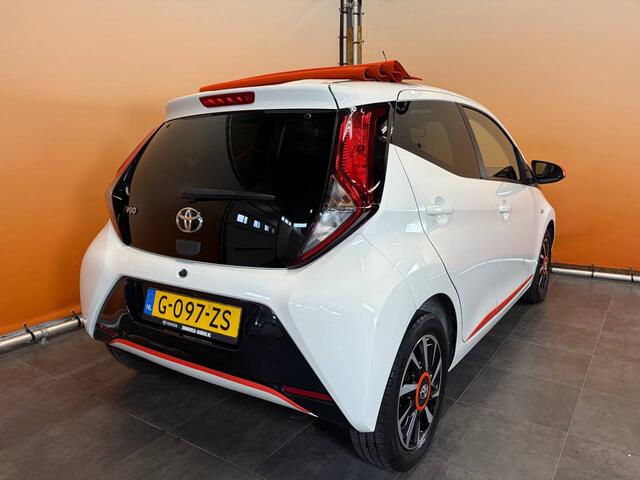 Toyota AYGO 1.0 VVT-i x-otic cabriotop | automaat | dealer onderhouden | navi | carplay | fabr gar 12/19