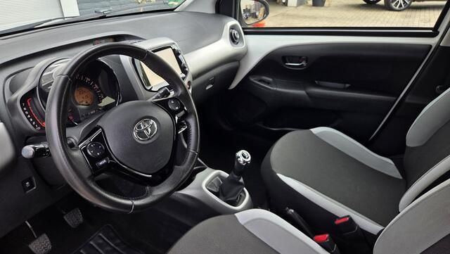 Toyota AYGO 1.0 VVT-i x-play | AIRCO | Android/CarPlay | LED | CAMERA | DEALER ONDERHOUDEN
