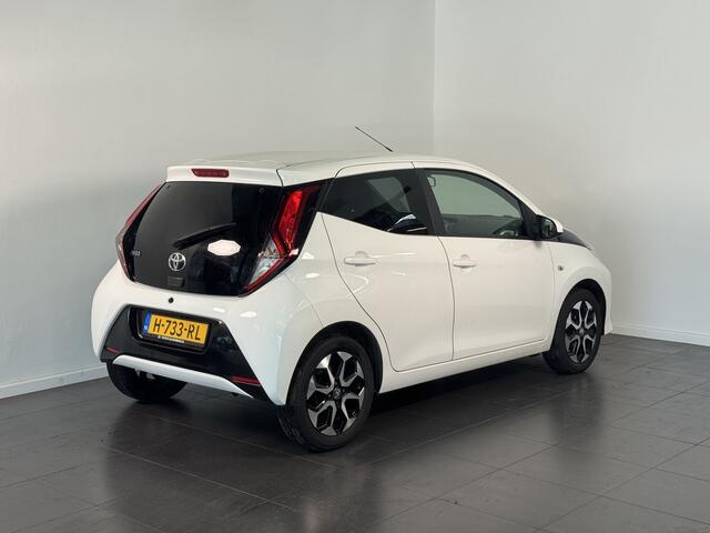 Toyota AYGO 1.0 VVT-i x-joy | LM Velgen | Apple CarPlay | Climate Control |
