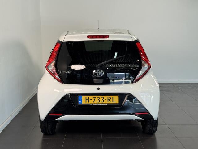 Toyota AYGO 1.0 VVT-i x-joy | LM Velgen | Apple CarPlay | Climate Control |