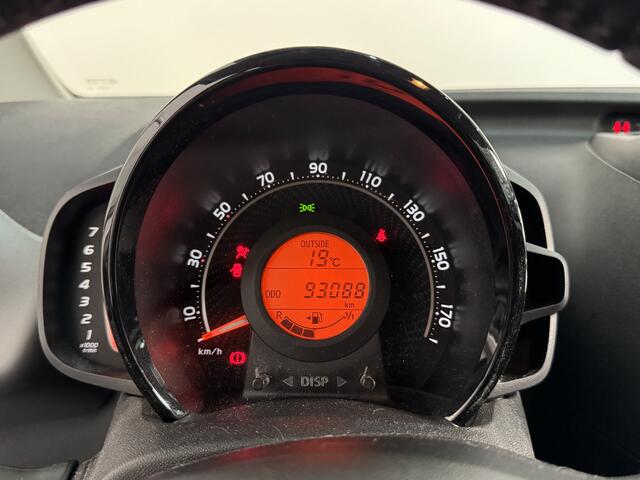 Toyota AYGO 1.0 VVT-i x-joy | LM Velgen | Apple CarPlay | Climate Control |
