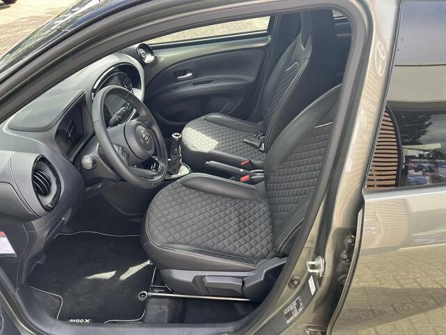 Toyota AYGO X 1.0 VVT-i MT Premium | Stoelverwarming | Parkeersensoren