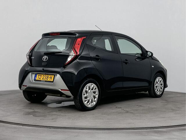 Toyota AYGO 1.0 VVT-i x-play | Parkeercamera | Apple Carplay-Android Auto | Airco | ***