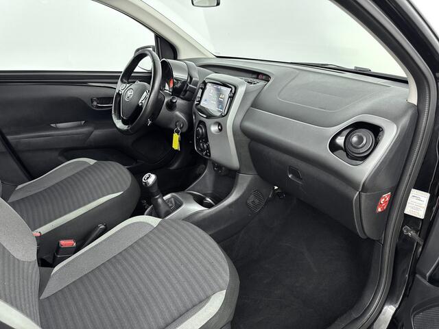 Toyota AYGO 1.0 VVT-i x-play | Parkeercamera | Apple Carplay-Android Auto | Airco | ***