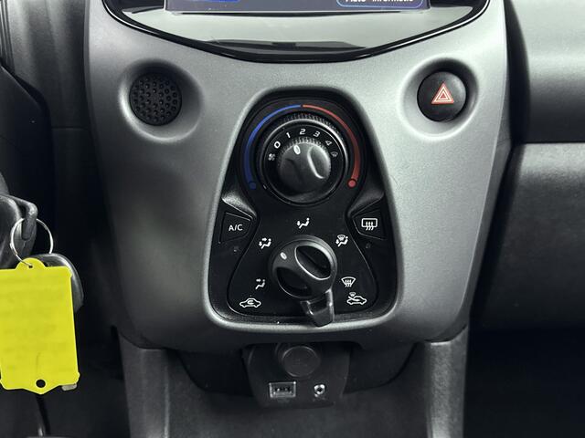Toyota AYGO 1.0 VVT-i x-play | Parkeercamera | Apple Carplay-Android Auto | Airco | ***