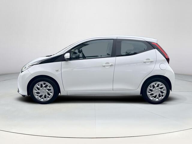 Toyota AYGO 1.0 VVT-i x-play | 5 deurs | Carplay | Navigatie | Parkeercamera | Leder stuurwiel |