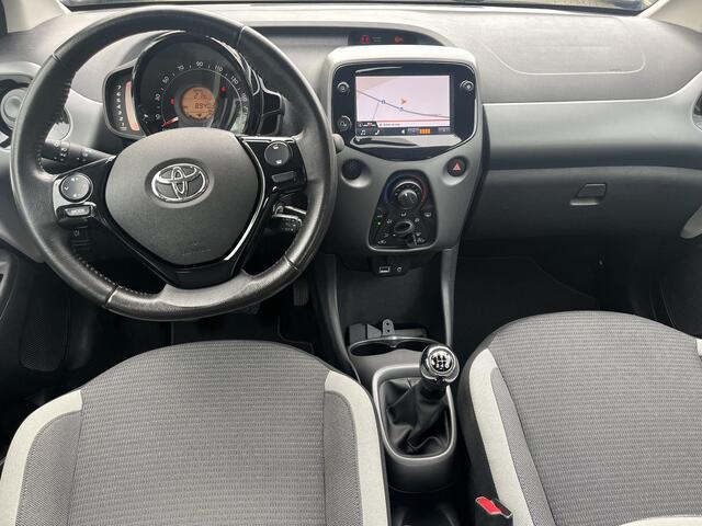 Toyota AYGO 1.0 VVT-i x-play | 5 deurs | Carplay | Navigatie | Parkeercamera | Leder stuurwiel |