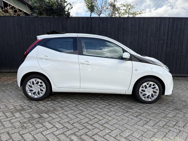 Toyota AYGO 1.0 VVT-i x-play limited