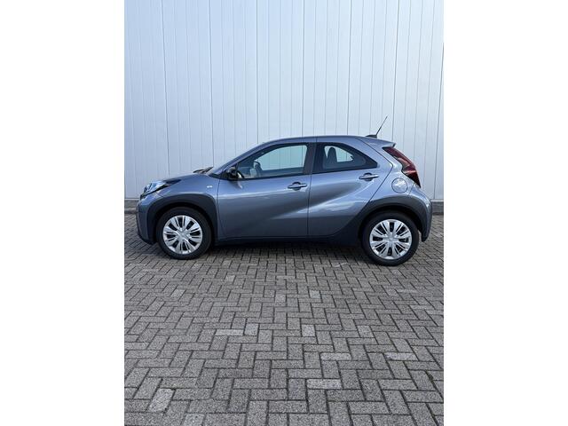 Toyota AYGO X 1.0 VVT-i MT Play Camera Cruis Carplay