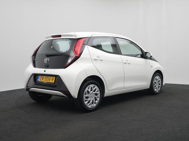 Toyota AYGO 1.0 VVT-i x-play | NL Auto | Dealer Onderhouden | Achteruitrijcamera |