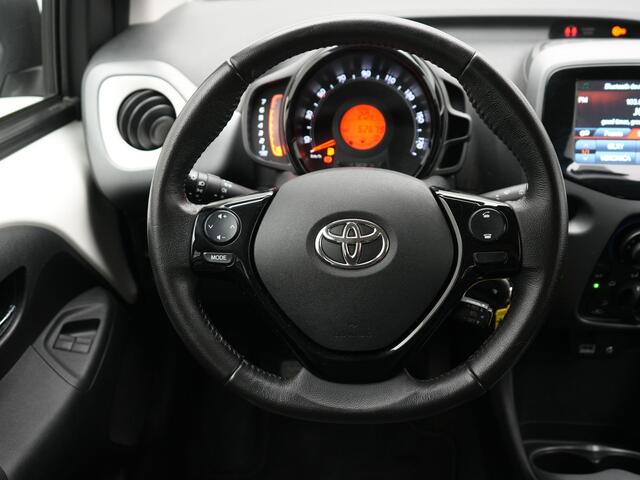 Toyota AYGO 1.0 VVT-i x-play | NL Auto | Dealer Onderhouden | Achteruitrijcamera |
