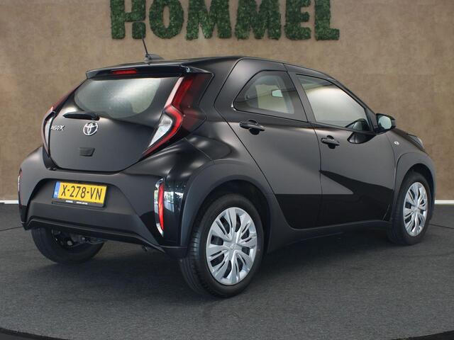 Toyota AYGO X 1.0 VVT-i MT Play - ORIGINEEL NEDERLANDSE AUTO - ACHTERUITRIJCAMERA - AIRCO - LED KOPLAMPEN - APPLE CARPLAY/ANDROID AUTO - CRUISE CONTROL ADAPTIEF - GROOTLICHT ASSISTANT