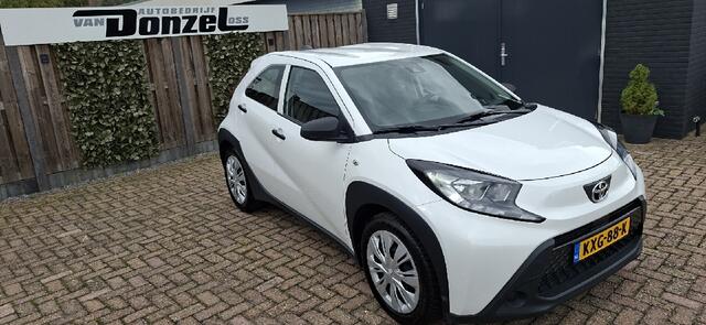 Toyota AYGO X 1.0 VVT-i MT Car-play