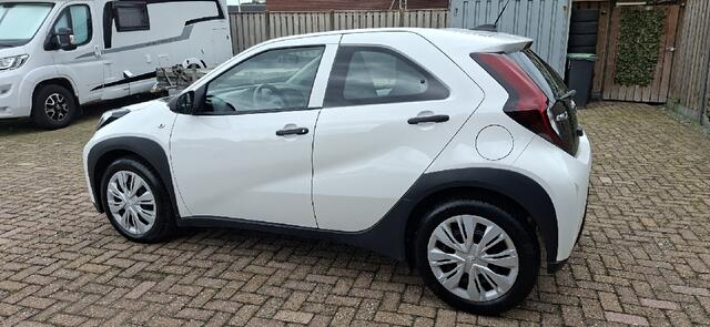 Toyota AYGO X 1.0 VVT-i MT Car-play