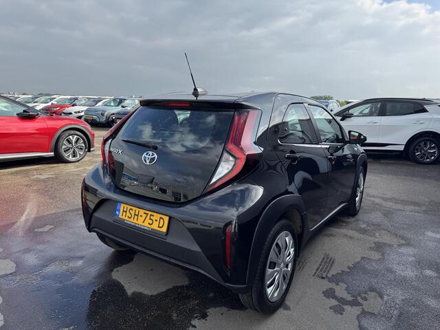 Toyota AYGO X 1.0 VVT-i MT Play Apple Carplay en/of Android auto navigatie, Achteruitrijcamera, Adaptieve cruise control, 1e eign. Nieuw geleverd, NL-auto