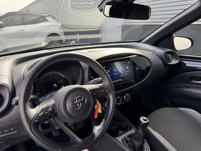 Toyota AYGO X 1.0 VVT-i MT Play Apple Carplay en/of Android auto navigatie, Achteruitrijcamera, Adaptieve cruise control, 1e eign. Nieuw geleverd, NL-auto