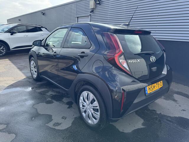 Toyota AYGO X 1.0 VVT-i MT Play Apple Carplay en/of Android auto navigatie, Achteruitrijcamera, Adaptieve cruise control, 1e eign. Nieuw geleverd, NL-auto