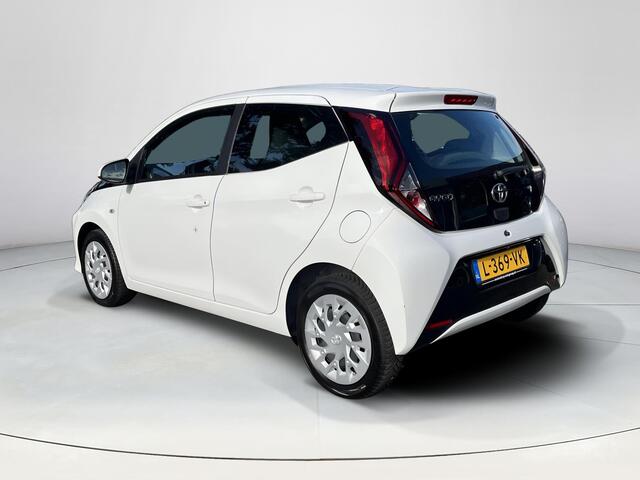 Toyota AYGO 1.0 VVT-i x-play | 5 deurs | Carplay | Parkeercamera | Navigatie |