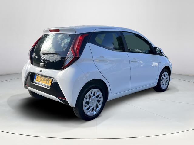 Toyota AYGO 1.0 VVT-i x-play | 5 deurs | Carplay | Parkeercamera | Navigatie |