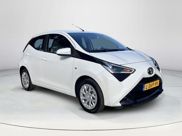 Toyota AYGO 1.0 VVT-i x-play | 5 deurs | Carplay | Parkeercamera | Navigatie |