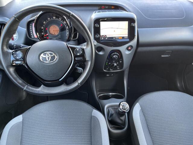 Toyota AYGO 1.0 VVT-i x-play | 5 deurs | Carplay | Parkeercamera | Navigatie |