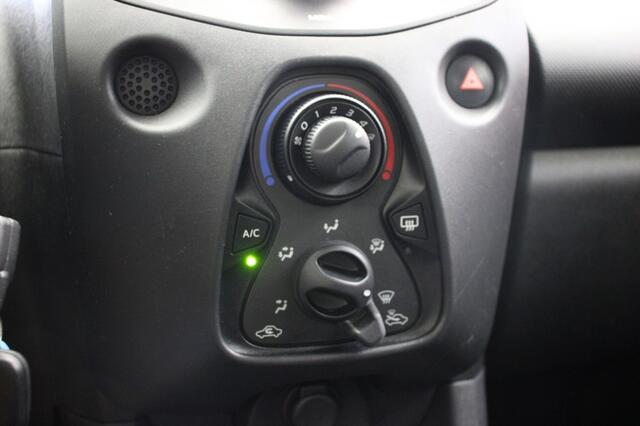 Toyota AYGO 1.0 VVT-I X-Fun Sport 5 Deurs - Airco, Multifunctioneel stuur, Bluetooth