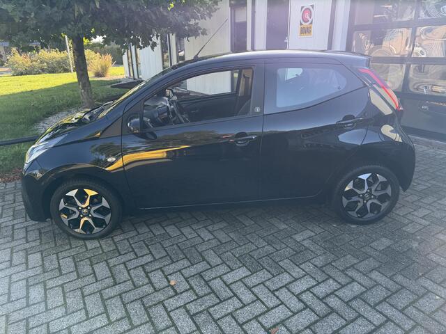Toyota AYGO 1.0 VVT-i x-play Automaat | 59.493 KM | Camera | Airco | 5-Deurs | LM Velgen