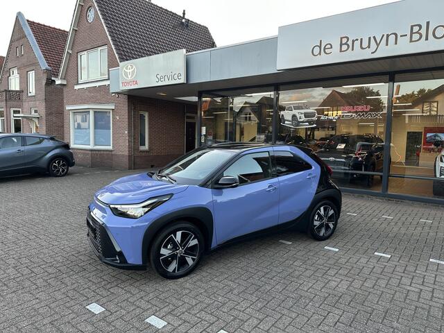 Toyota AYGO X Hybrid 115 pulse stoelverwarming / keyless start / parkeersensoren voor + achter / Navigatie / Apple Carplay / Android Auto / parkeercamera / 10 jaar Toyota garantie / rijklaarprijs incl. Toyota Pechhulppas