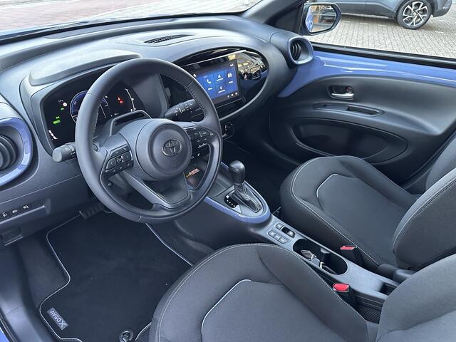 Toyota AYGO X Hybrid 115 pulse stoelverwarming / keyless start / parkeersensoren voor + achter / Navigatie / Apple Carplay / Android Auto / parkeercamera / 10 jaar Toyota garantie / rijklaarprijs incl. Toyota Pechhulppas