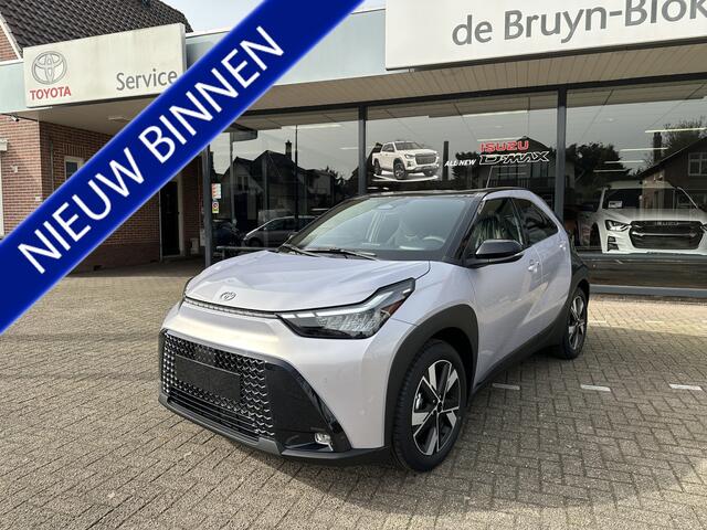 Toyota AYGO X Hybrid 115 pulse stoelverwarming / keyless start / parkeersensoren voor + achter / Navigatie / Apple Carplay / Android Auto / parkeercamera / 10 jaar Toyota garantie / rijklaarprijs incl. Toyota Pechhulppas