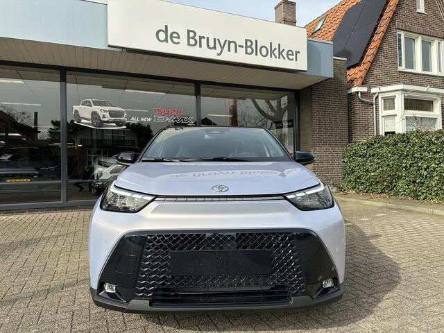 Toyota AYGO X Hybrid 115 pulse stoelverwarming / keyless start / parkeersensoren voor + achter / Navigatie / Apple Carplay / Android Auto / parkeercamera / 10 jaar Toyota garantie / rijklaarprijs incl. Toyota Pechhulppas