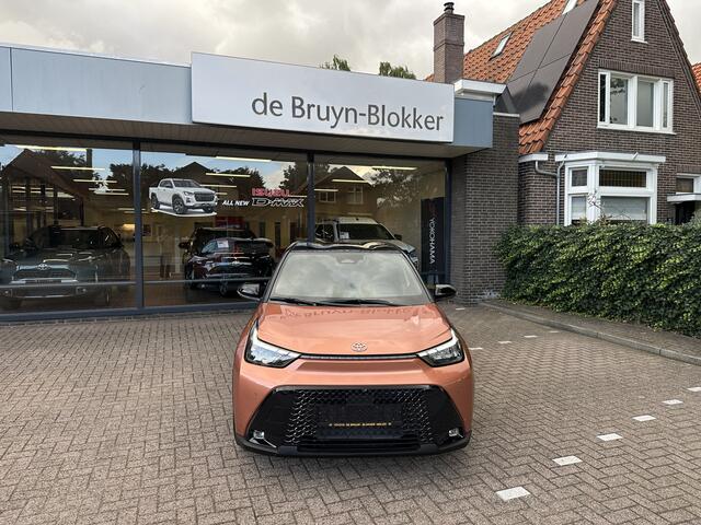 Toyota AYGO X Hybrid 115 pulse stoelverwarming / keyless start / parkeersensoren voor + achter / Navigatie / Apple Carplay / Android Auto / parkeercamera / 10 jaar Toyota garantie / rijklaarprijs incl. Toyota Pechhulppas