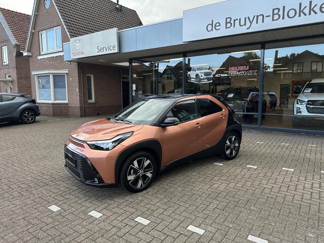 Toyota AYGO X Hybrid 115 pulse stoelverwarming / keyless start / parkeersensoren voor + achter / Navigatie / Apple Carplay / Android Auto / parkeercamera / 10 jaar Toyota garantie / rijklaarprijs incl. Toyota Pechhulppas
