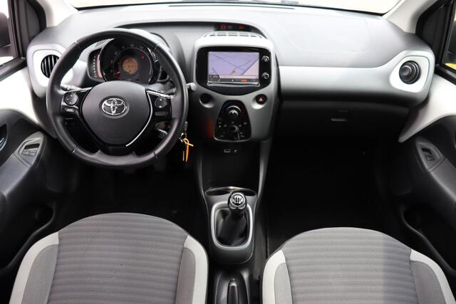 Toyota AYGO 1.0 VVT-i X-Play, Navi, Camera, LED speed limiter.