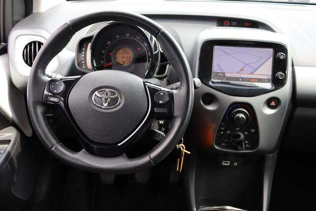 Toyota AYGO 1.0 VVT-i X-Play, Navi, Camera, LED speed limiter.