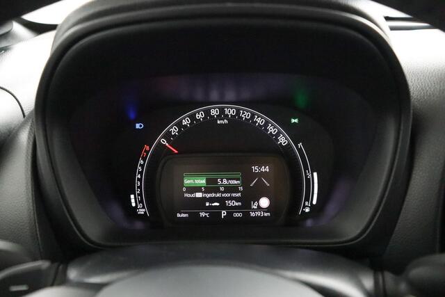 Toyota AYGO X 1.0 VVT-i S-CVT Premium | Eerste eigenaar | Stoel verwarming | Navigatie |