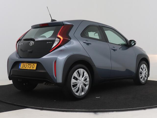 Toyota AYGO X Hybrid 115 play | BTW voertuig | Apple CarPlay/Android Auto | Climate Control | Cruise Control Adaptive | Achteruitrijcamera | Bluetooth | Elektrische ramen voor | Elektrisch verstelbare buitenspiegels | fotostudio