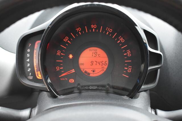 Toyota AYGO 1.0 VVT-i x-sport