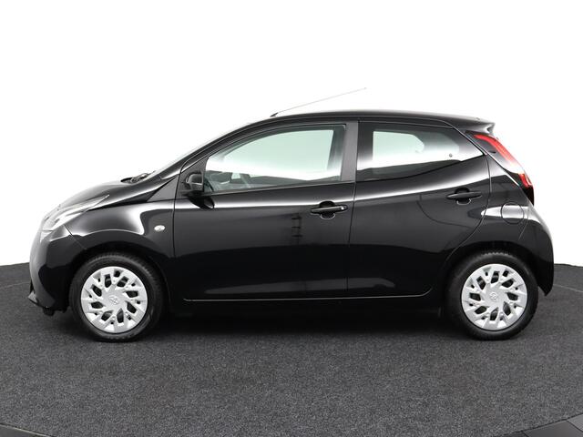Toyota AYGO 1.0 VVT-i x-play limited | Apple Carplay/Android Auto | Fietsdrager beugel |